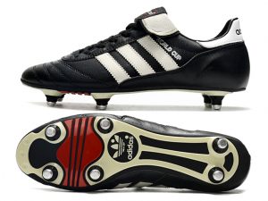 Chuteira de Trava Adidas copa world cup