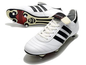 Chuteira de Trava Adidas copa world cup    