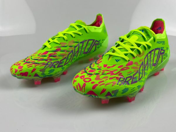 Chuteira De Campo Adidas PREDATOR ACCURACY Verde Neon Com Detalhes